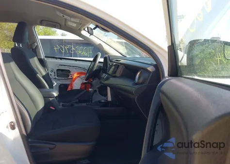 2017 Toyota Rav4 Le z USA, uszkodzony, nr VIN 2T3BFREV7HW544423